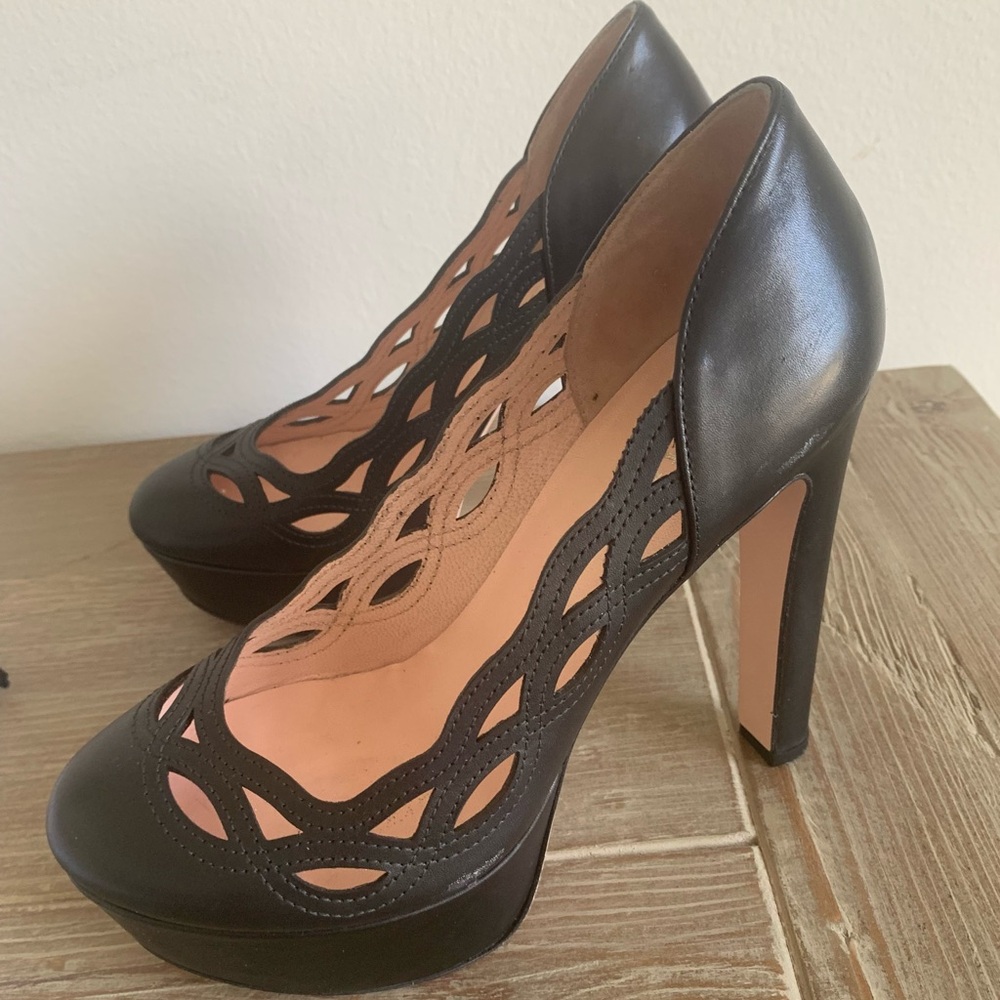 SZ 38 US 7.5 Red V Valentino Vintage Black 5” Heels - Picture 1 of 11